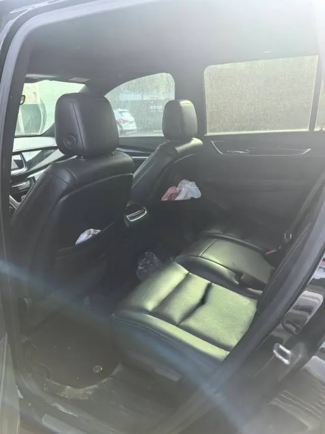 2022 Cadillac XT6 2.0T 237HP L4 9AT,autocango,china used car exporter,china ev exporter,chinese used car exporter,chinese used ev exporter