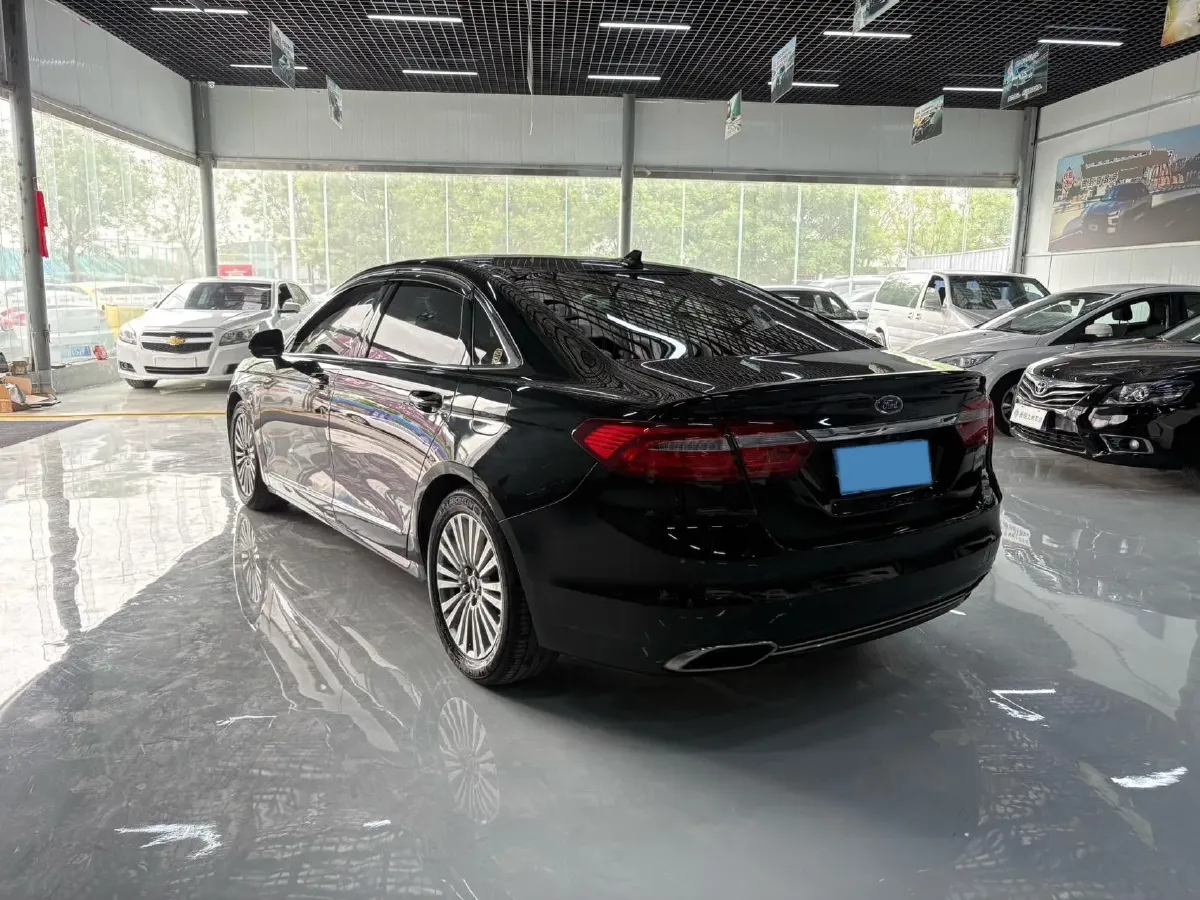 2017 Ford Taurus 2.0T 245HP L4 6AT,autocango,china used car exporter,china ev exporter,chinese used car exporter,chinese used ev exporter