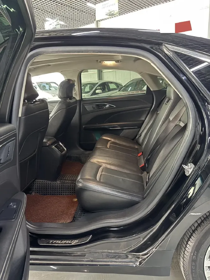 2017 Ford Taurus 2.0T 245HP L4 6AT,autocango,china used car exporter,china ev exporter,chinese used car exporter,chinese used ev exporter