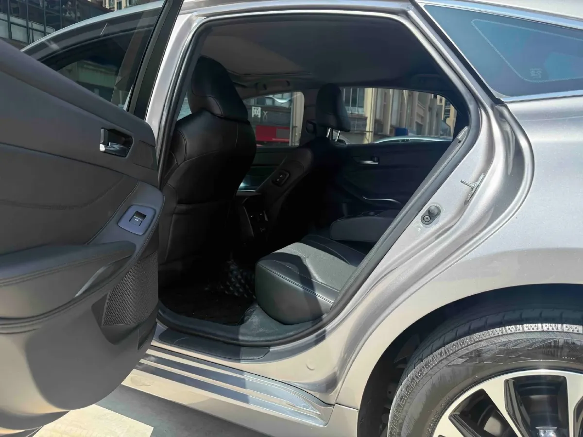 2022 Toyota Avalon 2.0L 178HP L4 CVT,autocango,china used car exporter,china ev exporter,chinese used car exporter,chinese used ev exporter