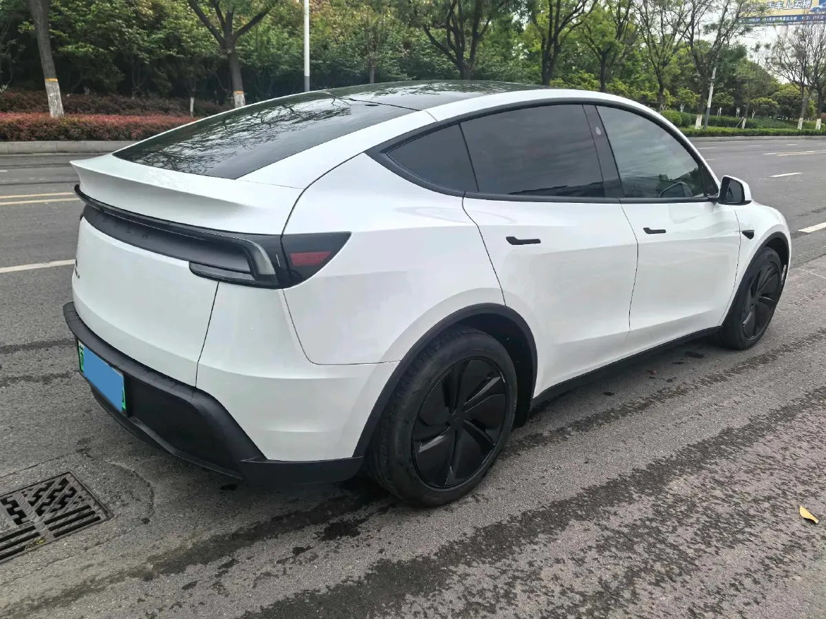 2025 Tesla Model Y BEV,autocango,china used car exporter,china ev exporter,chinese used car exporter,chinese used ev exporter