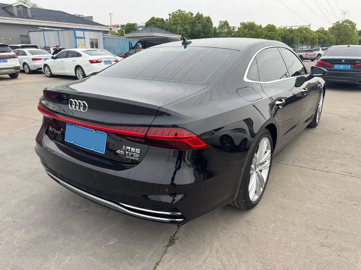 2024 Audi A7L 2.0T 245HP L4 7DCT,autocango,china used car exporter,china ev exporter,chinese used car exporter,chinese used ev exporter
