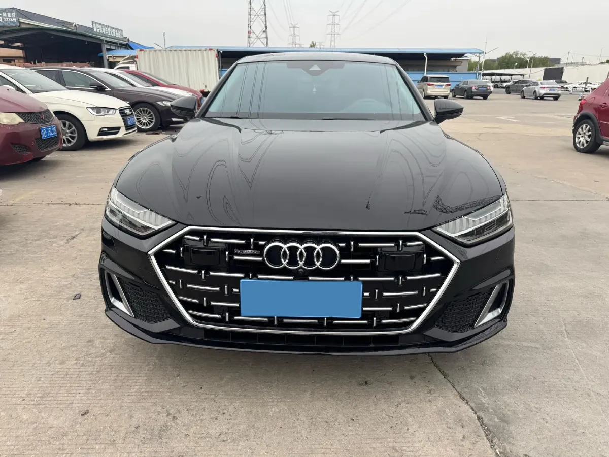 2024 Audi A7L 2.0T 245HP L4 7DCT,autocango,china used car exporter,china ev exporter,chinese used car exporter,chinese used ev exporter