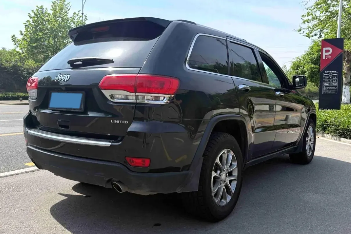 2014 Jeep Grand Cherokee 3.0L 234HP V6 8AT,autocango,china used car exporter,china ev exporter,chinese used car exporter,chinese used ev exporter