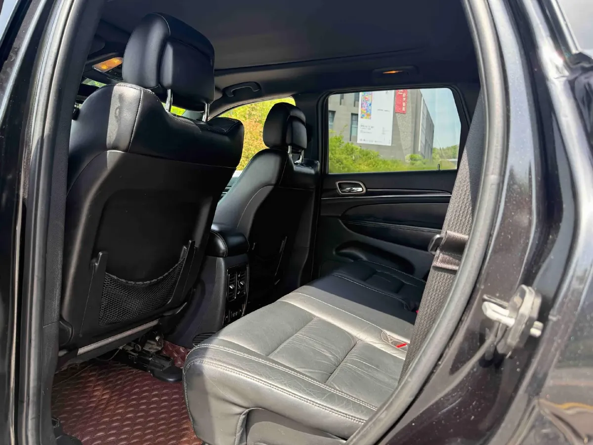 2014 Jeep Grand Cherokee 3.0L 234HP V6 8AT,autocango,china used car exporter,china ev exporter,chinese used car exporter,chinese used ev exporter