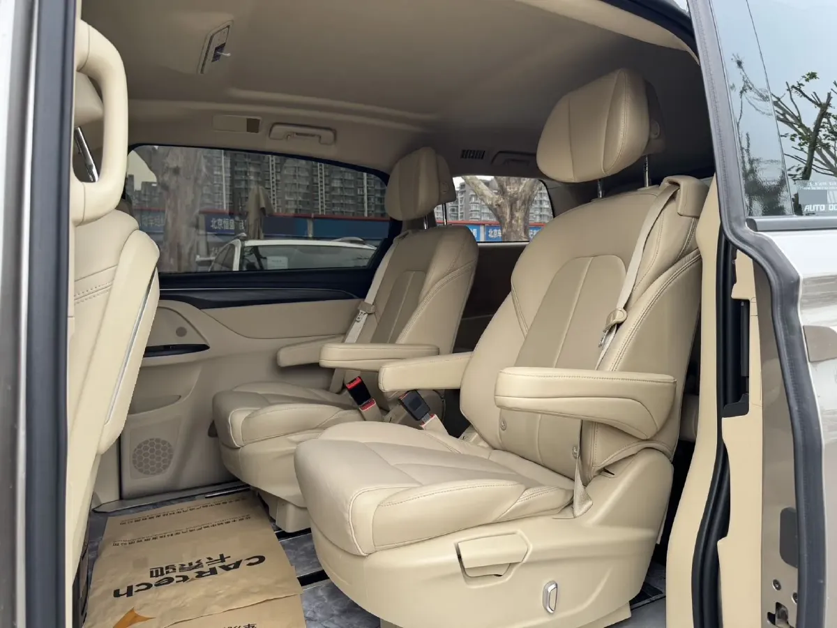 2023 Buick GL8 2.0T 237HP L4 9AT,autocango,china used car exporter,china ev exporter,chinese used car exporter,chinese used ev exporter