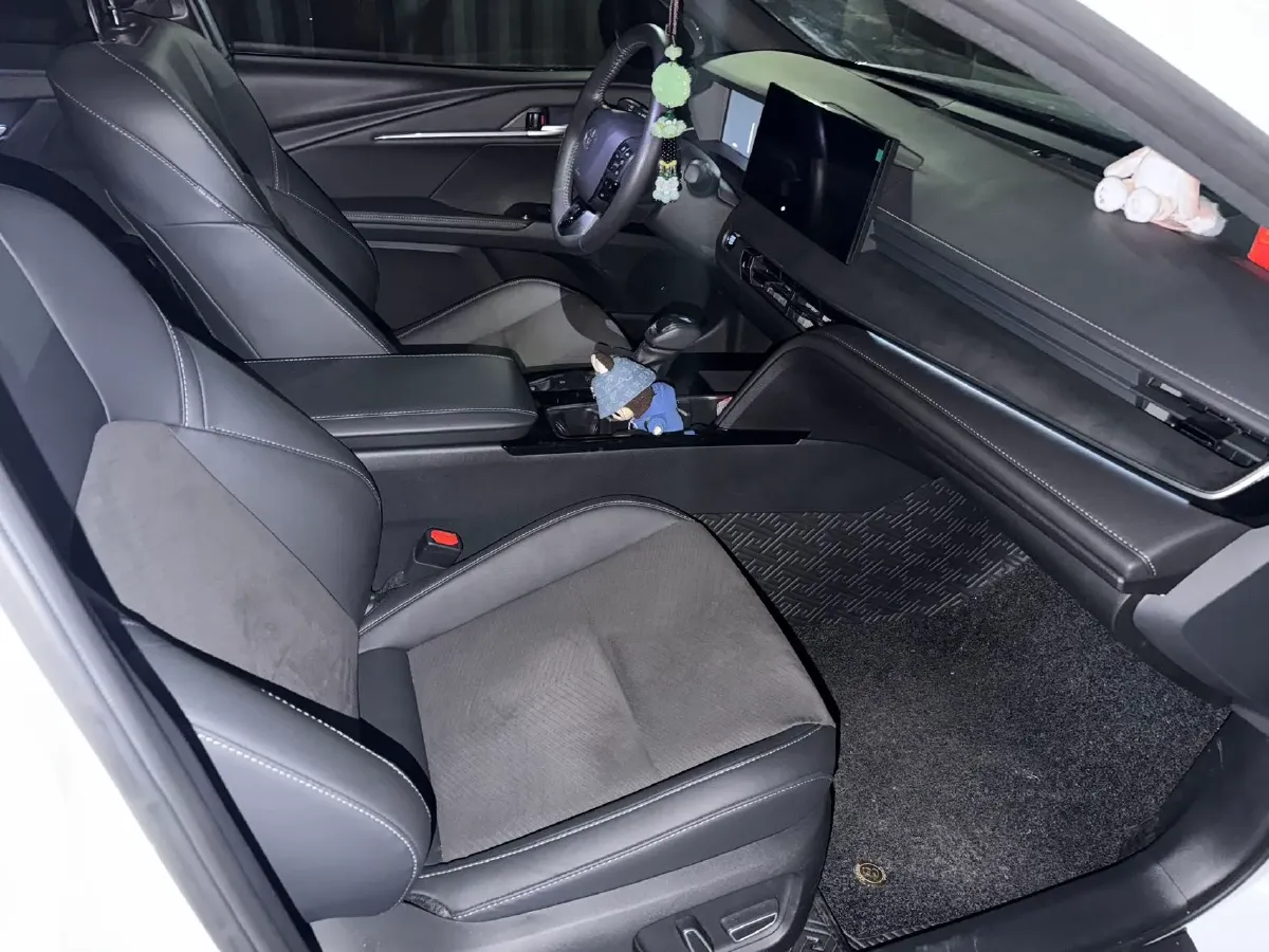 2026 Toyota Camry 2.0L 173HP L4 CVT,autocango,china used car exporter,china ev exporter,chinese used car exporter,chinese used ev exporter