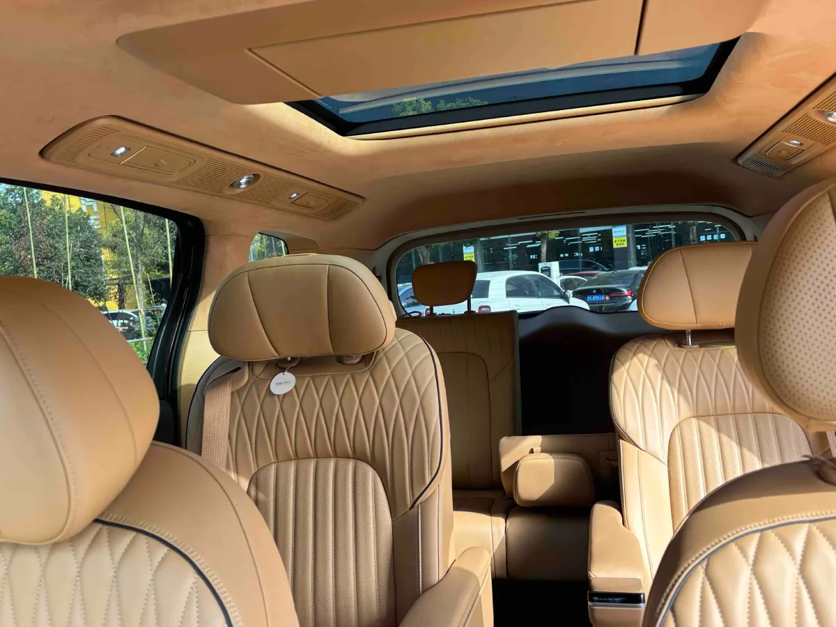 2025 Voyah Dream 1.5T 150HP L4 PHEV 41.7KWH,autocango,china used car exporter,china ev exporter,chinese used car exporter,chinese used ev exporter