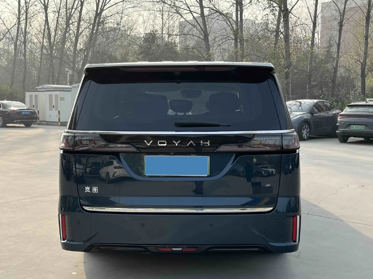 2025 Voyah Dream 1.5T 150HP L4 PHEV 41.7KWH,autocango,china used car exporter,china ev exporter,chinese used car exporter,chinese used ev exporter