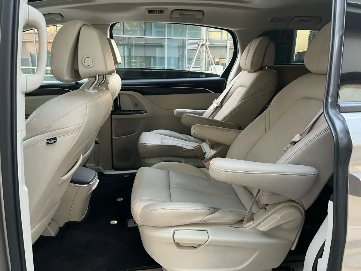 2023 Buick GL8 2.0T 237HP L4 9AT,autocango,china used car exporter,china ev exporter,chinese used car exporter,chinese used ev exporter