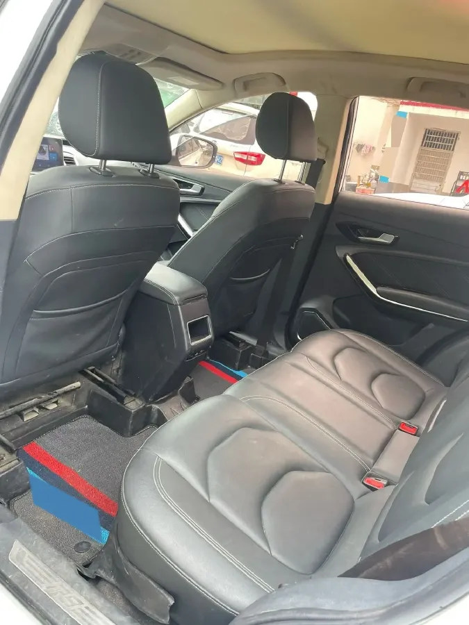 2018 FAW Senia R9 1.2T 143HP L4 5MT,autocango,china used car exporter,china ev exporter,chinese used car exporter,chinese used ev exporter