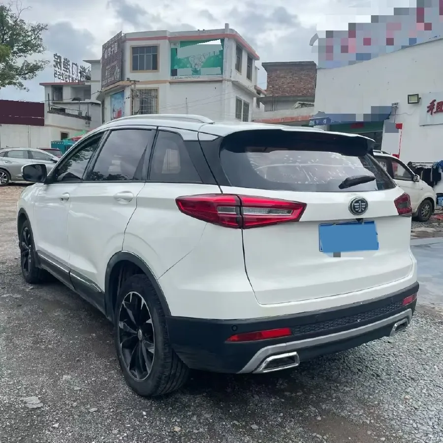 2018 FAW Senia R9 1.2T 143HP L4 5MT,autocango,china used car exporter,china ev exporter,chinese used car exporter,chinese used ev exporter