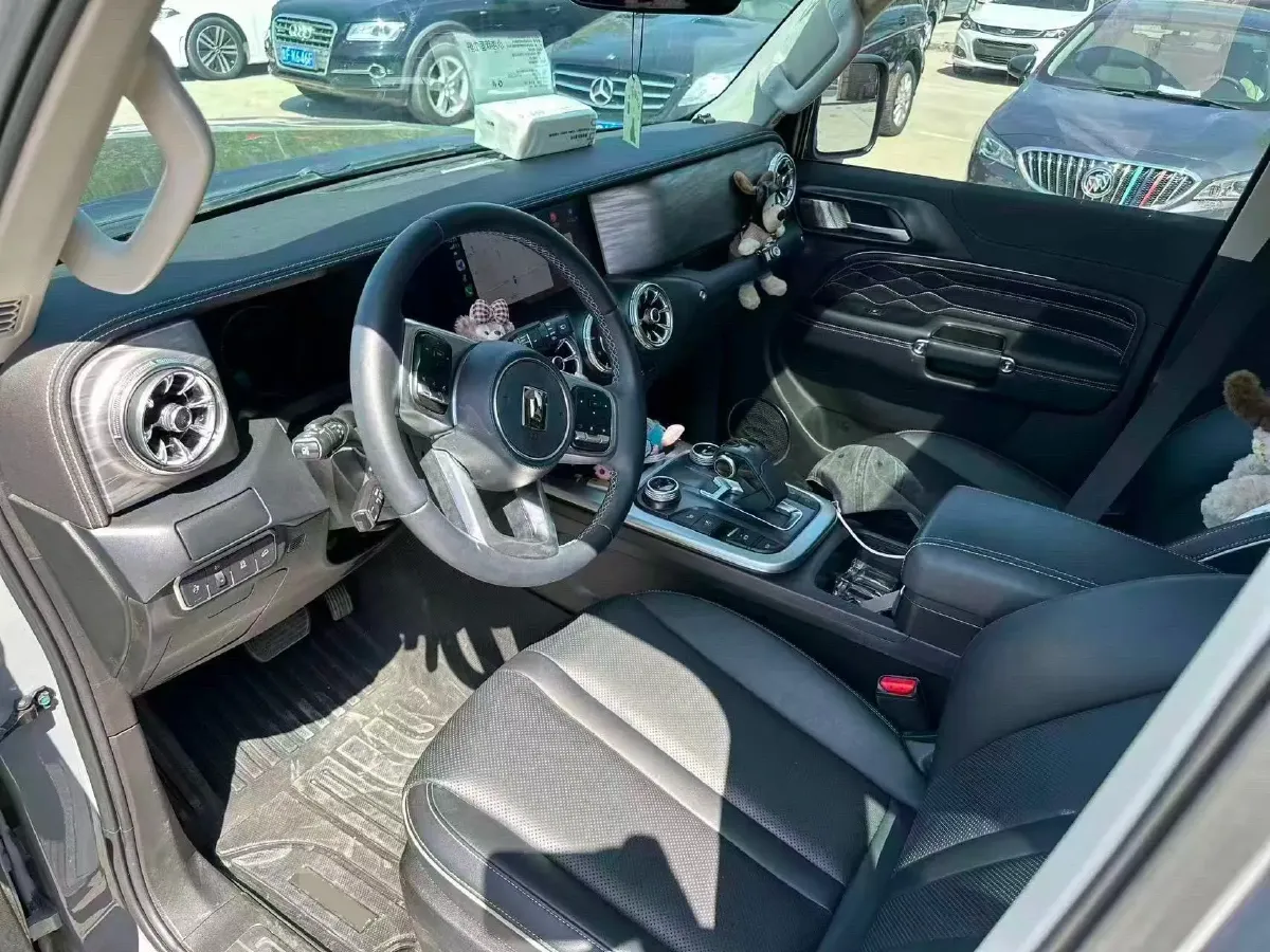 2023 Tank 300 2.0T 227HP L4 8AT,autocango,china used car exporter,china ev exporter,chinese used car exporter,chinese used ev exporter