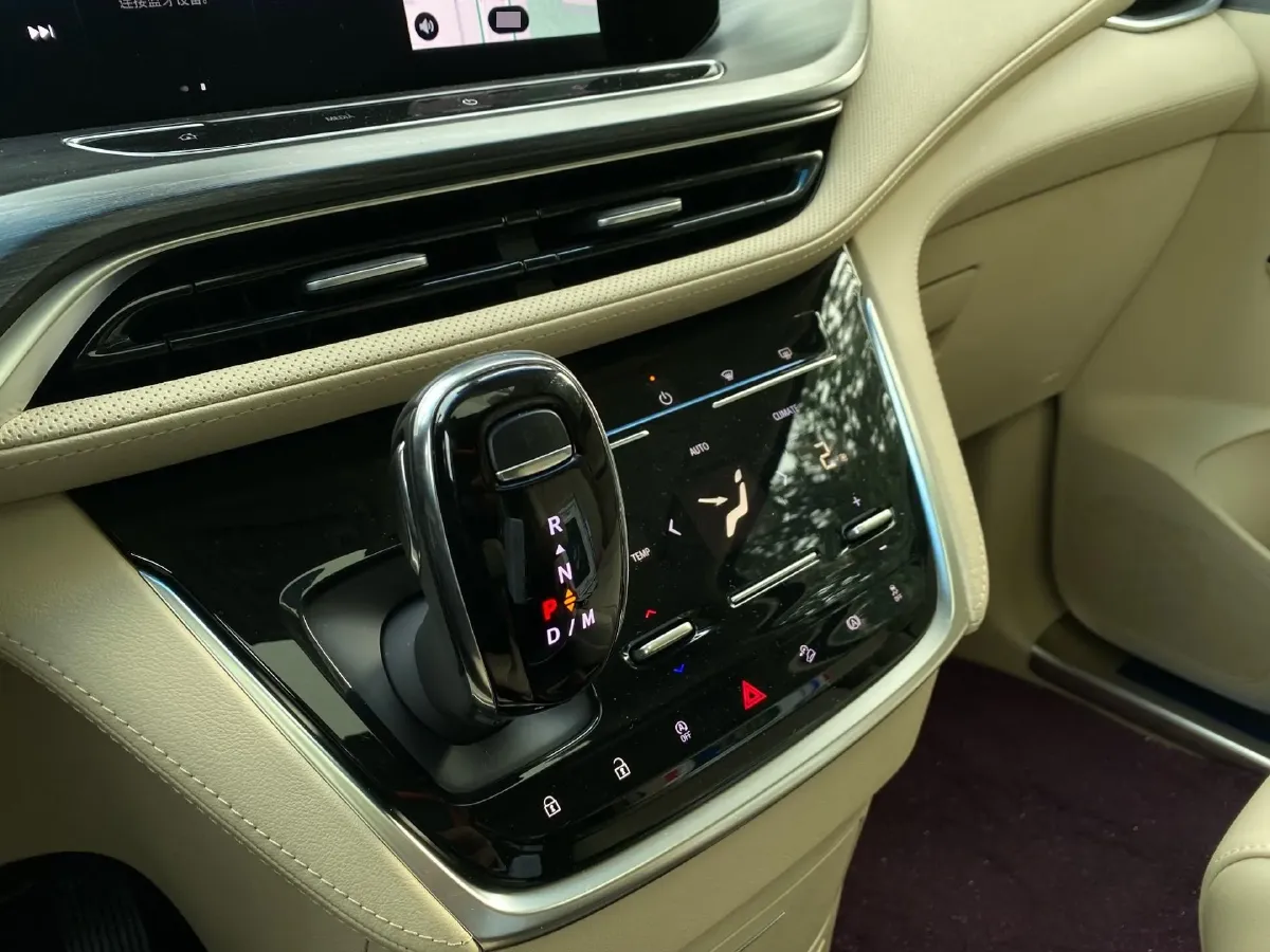 2023 Buick GL8 2.0T 237HP L4 9AT,autocango,china used car exporter,china ev exporter,chinese used car exporter,chinese used ev exporter