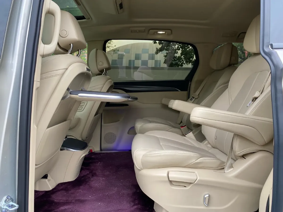 2023 Buick GL8 2.0T 237HP L4 9AT,autocango,china used car exporter,china ev exporter,chinese used car exporter,chinese used ev exporter