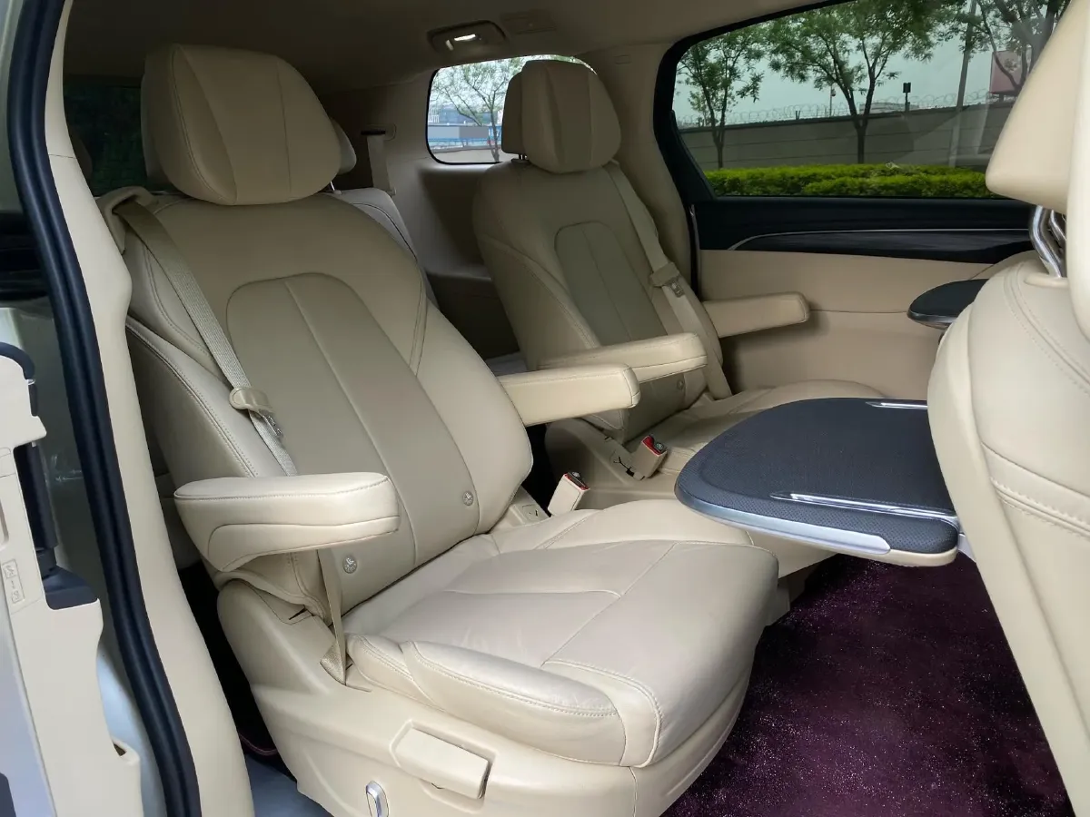2023 Buick GL8 2.0T 237HP L4 9AT,autocango,china used car exporter,china ev exporter,chinese used car exporter,chinese used ev exporter