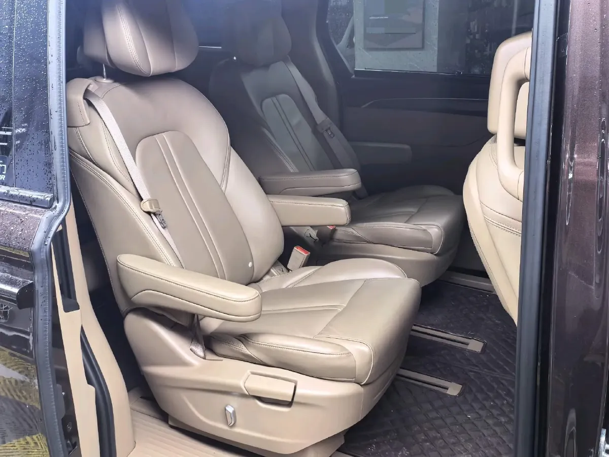 2021 Buick GL8 2.0T 237HP L4 9AT,autocango,china used car exporter,china ev exporter,chinese used car exporter,chinese used ev exporter