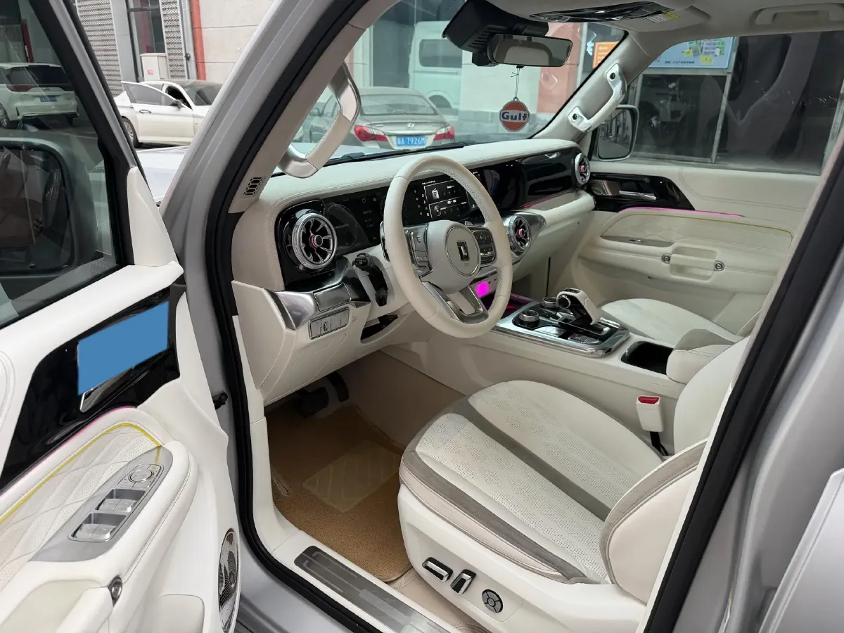 2021 Cyberspace 300 2.0T 227HP L4 8AT,autocango,china used car exporter,china ev exporter,chinese used car exporter,chinese used ev exporter