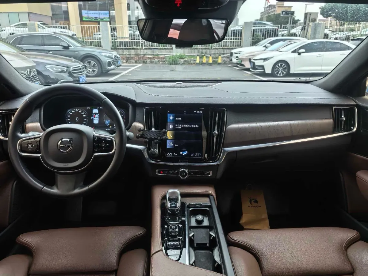 2021 Volvo S90 2.0T 250HP L4 8AT,autocango,china used car exporter,china ev exporter,chinese used car exporter,chinese used ev exporter