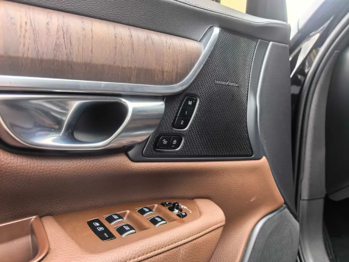 2021 Volvo S90 2.0T 250HP L4 8AT,autocango,china used car exporter,china ev exporter,chinese used car exporter,chinese used ev exporter