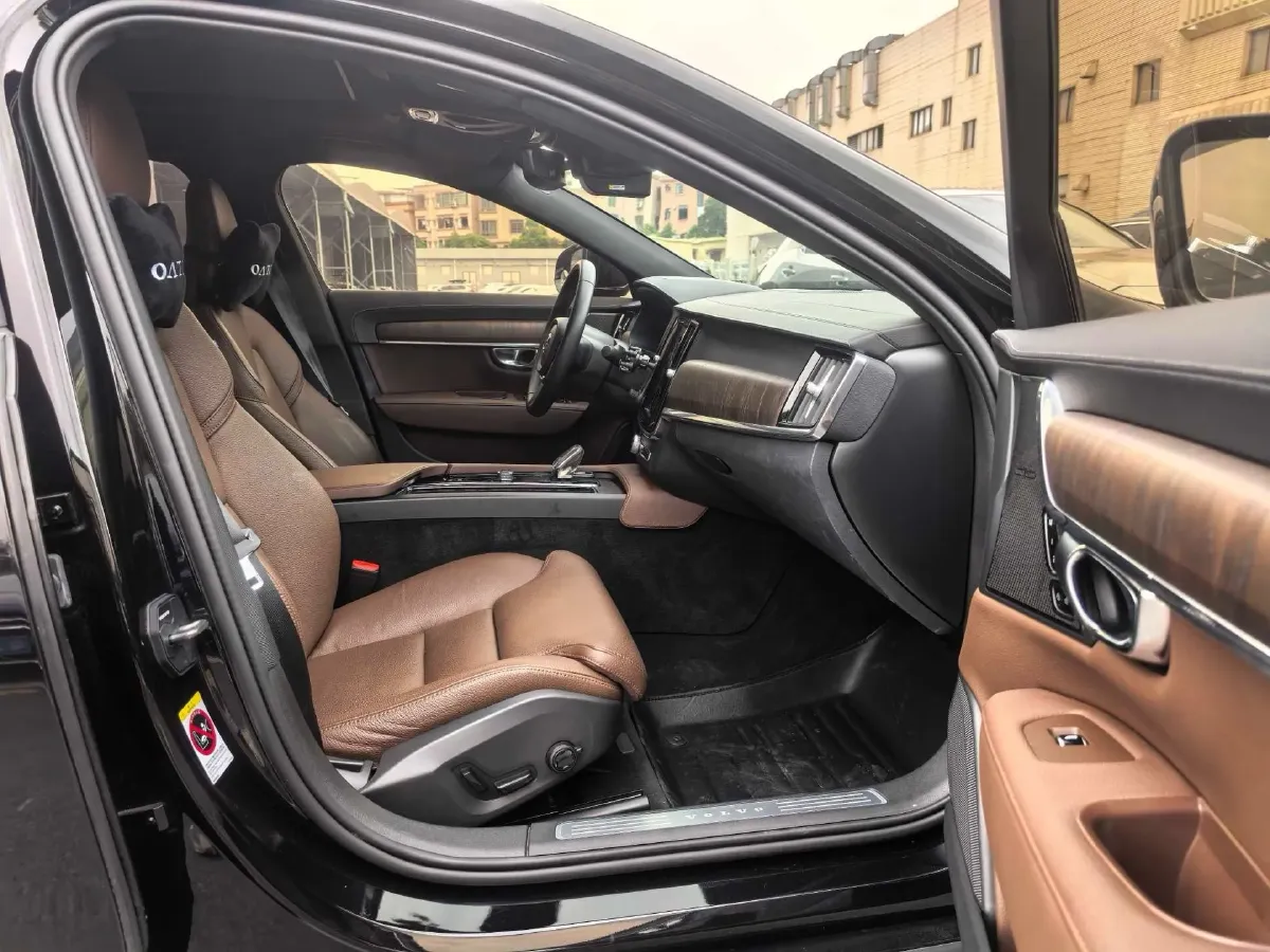 2021 Volvo S90 2.0T 250HP L4 8AT,autocango,china used car exporter,china ev exporter,chinese used car exporter,chinese used ev exporter