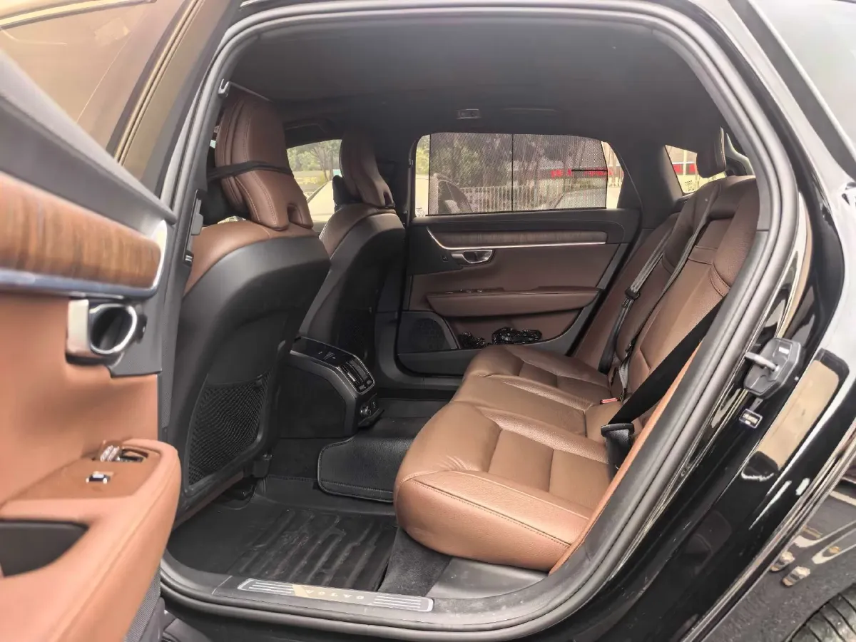 2021 Volvo S90 2.0T 250HP L4 8AT,autocango,china used car exporter,china ev exporter,chinese used car exporter,chinese used ev exporter