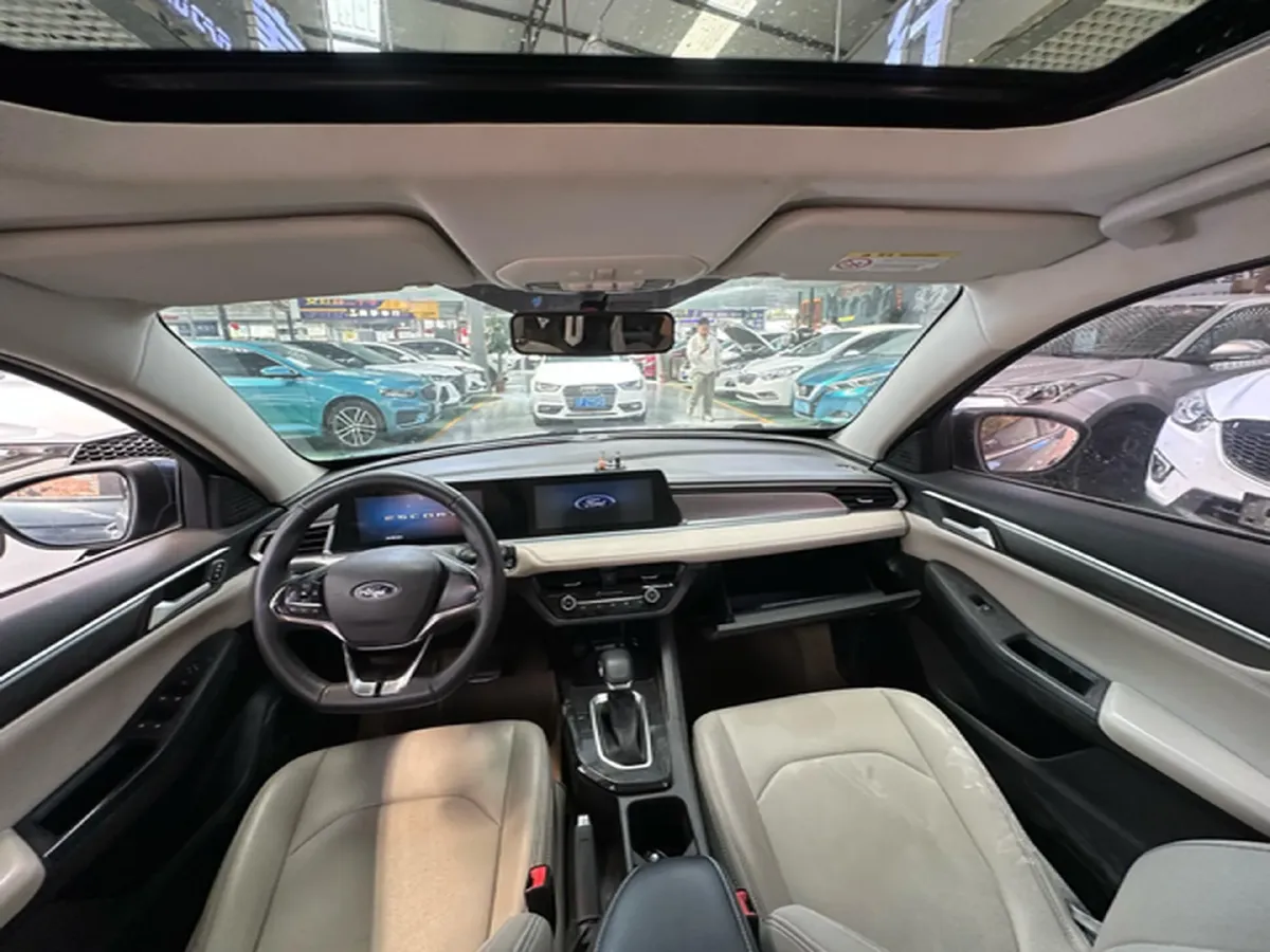 2021 Ford Escort 1.5L 122HP L3 6AT,autocango,china used car exporter,china ev exporter,chinese used car exporter,chinese used ev exporter