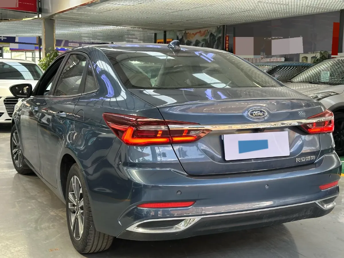 2021 Ford Escort 1.5L 122HP L3 6AT,autocango,china used car exporter,china ev exporter,chinese used car exporter,chinese used ev exporter