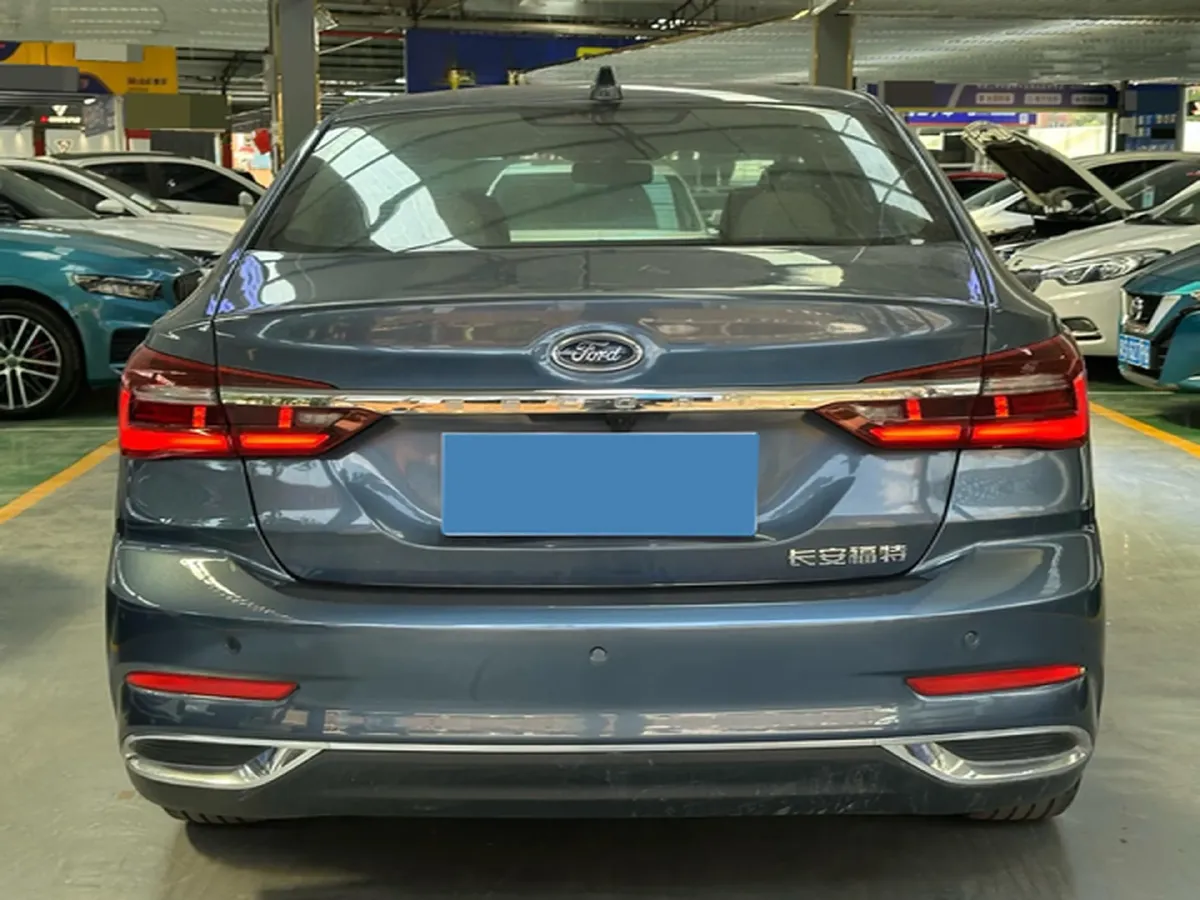 2021 Ford Escort 1.5L 122HP L3 6AT,autocango,china used car exporter,china ev exporter,chinese used car exporter,chinese used ev exporter