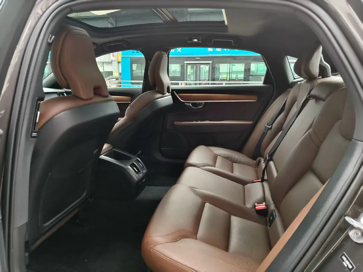 2024 Volvo S90 2.0T 250HP L4 8AT,autocango,china used car exporter,china ev exporter,chinese used car exporter,chinese used ev exporter
