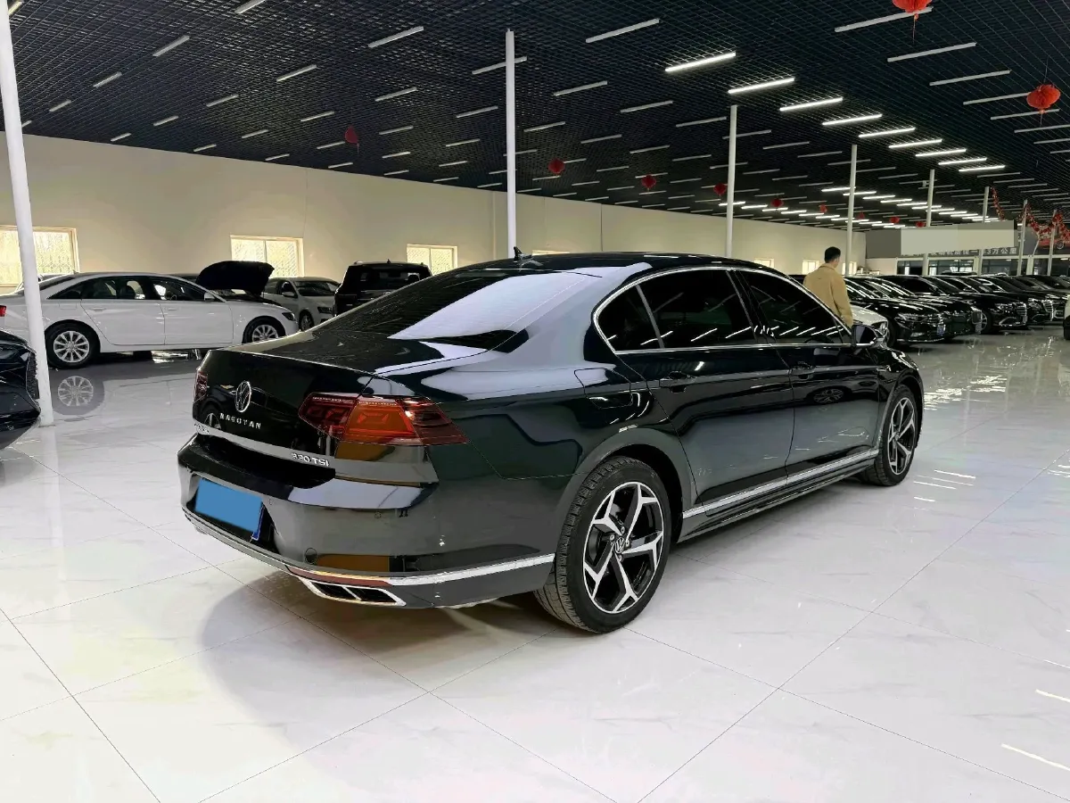 2023 Volkswagen Magotan 2.0T 186HP L4 7DCT,autocango,china used car exporter,china ev exporter,chinese used car exporter,chinese used ev exporter