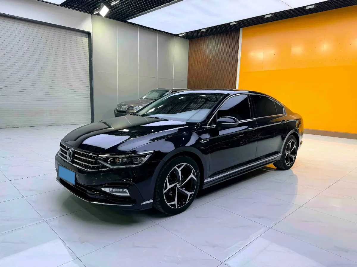 2023 Volkswagen Magotan 2.0T 186HP L4 7DCT,autocango,china used car exporter,china ev exporter,chinese used car exporter,chinese used ev exporter