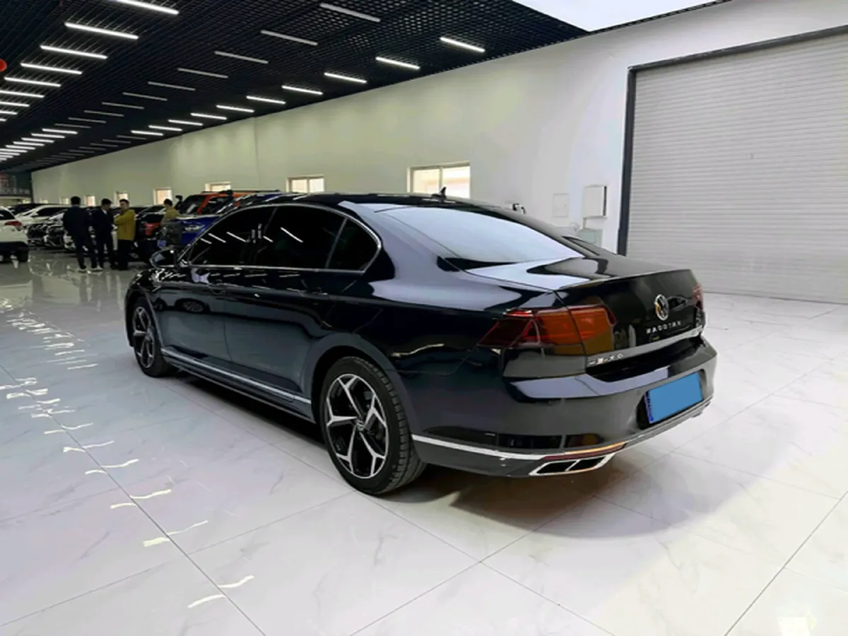 2023 Volkswagen Magotan 2.0T 186HP L4 7DCT,autocango,china used car exporter,china ev exporter,chinese used car exporter,chinese used ev exporter