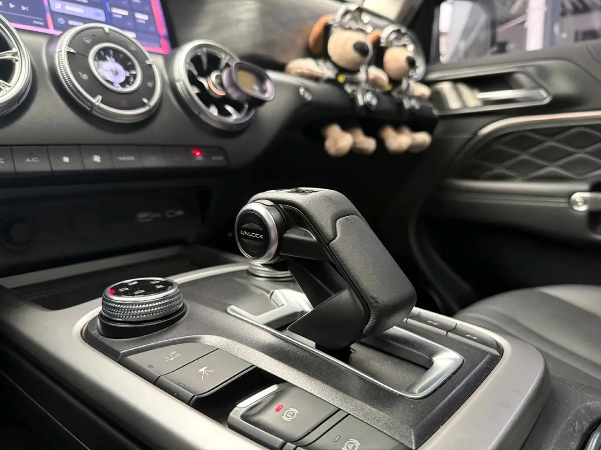 2024 Tank 300 2.0T 227HP L4 8AT,autocango,china used car exporter,china ev exporter,chinese used car exporter,chinese used ev exporter