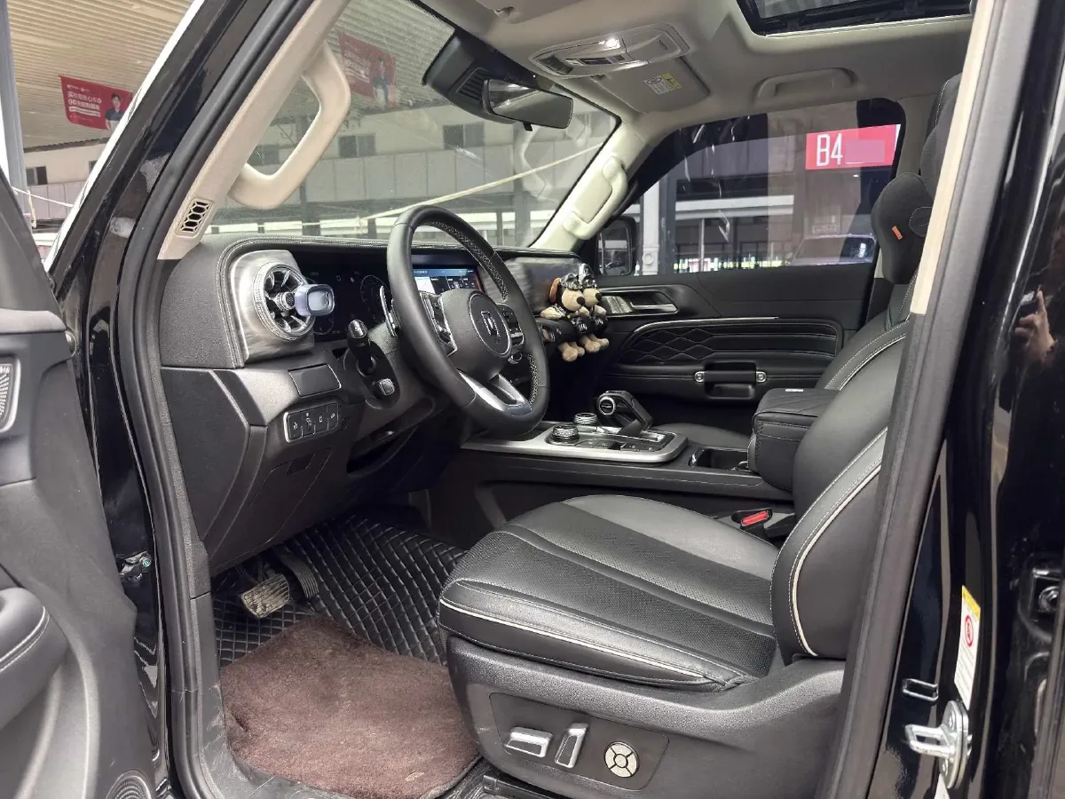 2024 Tank 300 2.0T 227HP L4 8AT,autocango,china used car exporter,china ev exporter,chinese used car exporter,chinese used ev exporter