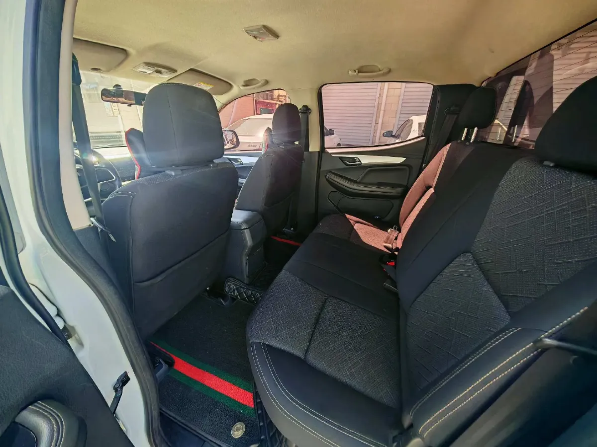 2019 JMC YuHu 5 2.0T 142HP L4 6MT,autocango,china used car exporter,china ev exporter,chinese used car exporter,chinese used ev exporter