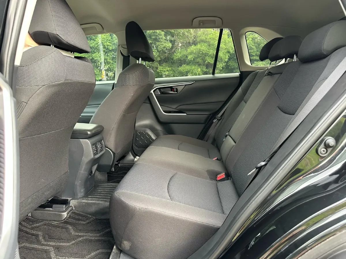 2024 Toyota RAV4 2.0L 171HP L4 CVT,autocango,china used car exporter,china ev exporter,chinese used car exporter,chinese used ev exporter