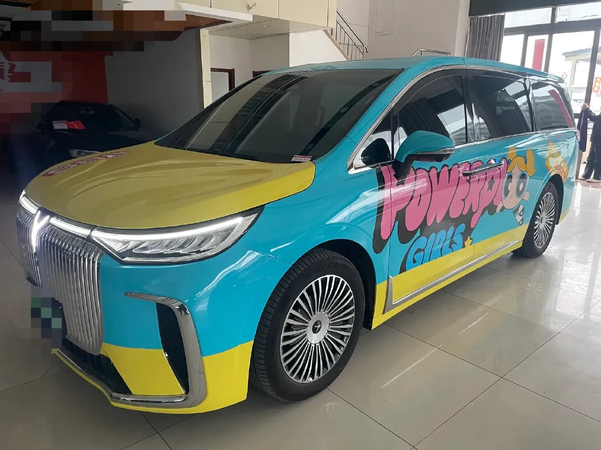 2025 Voyah Dream 1.5T 150HP L4 PHEV 41.7KWH,autocango,china used car exporter,china ev exporter,chinese used car exporter,chinese used ev exporter