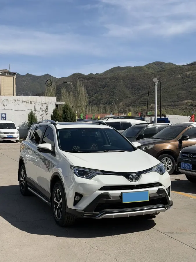 2019 Toyota Camry 2.0L 178HP L4 CVT,autocango,china used car exporter,china ev exporter,chinese used car exporter,chinese used ev exporter