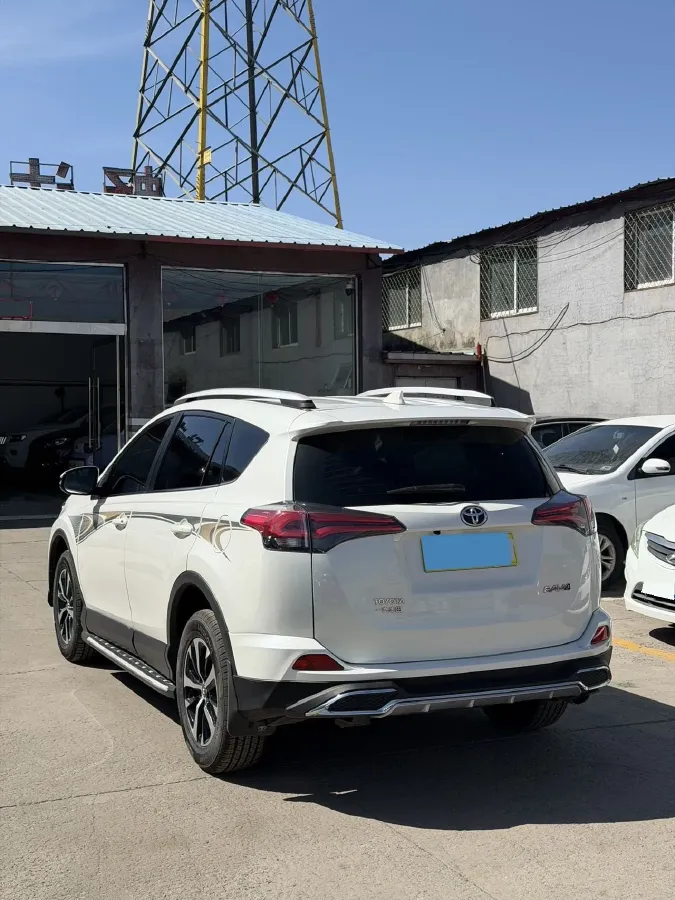 2019 Toyota Camry 2.0L 178HP L4 CVT,autocango,china used car exporter,china ev exporter,chinese used car exporter,chinese used ev exporter