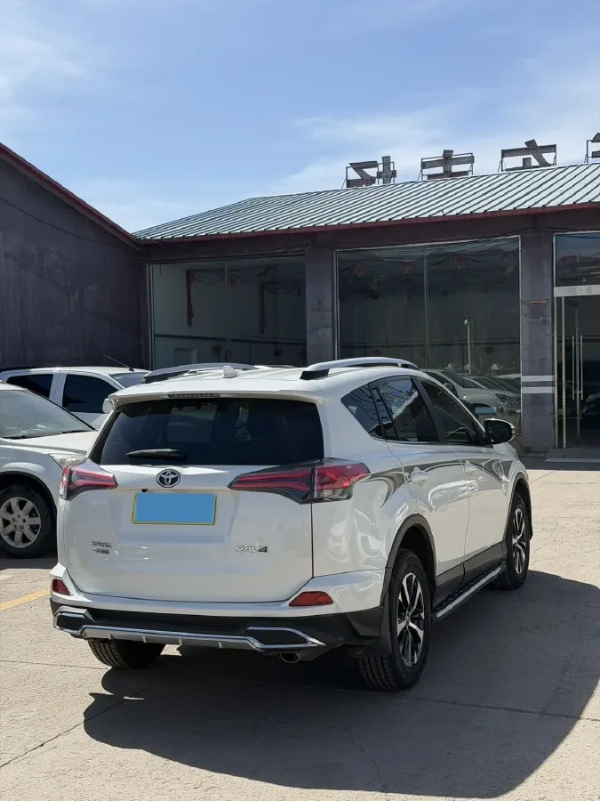 2019 Toyota Camry 2.0L 178HP L4 CVT,autocango,china used car exporter,china ev exporter,chinese used car exporter,chinese used ev exporter