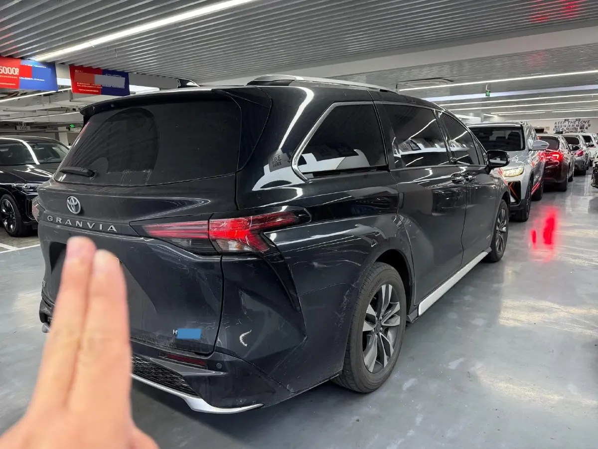 2023 Toyota Granvia 2.5L 189HP L4 E-CVT Hybrid,autocango,china used car exporter,china ev exporter,chinese used car exporter,chinese used ev exporter