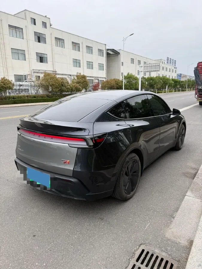 2025 Tesla Model Y L BEV,autocango,china used car exporter,china ev exporter,chinese used car exporter,chinese used ev exporter