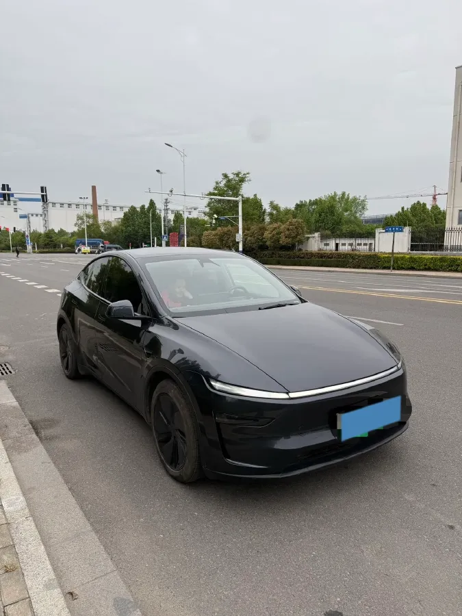 2025 Tesla Model Y L BEV,autocango,china used car exporter,china ev exporter,chinese used car exporter,chinese used ev exporter