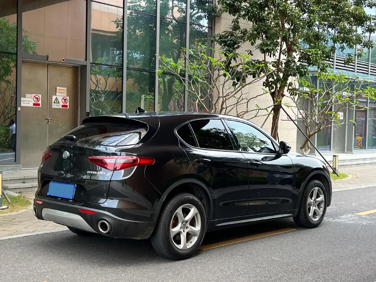 2017 Jaguar XE 2.0T 240HP L4 8AT,autocango,china used car exporter,china ev exporter,chinese used car exporter,chinese used ev exporter