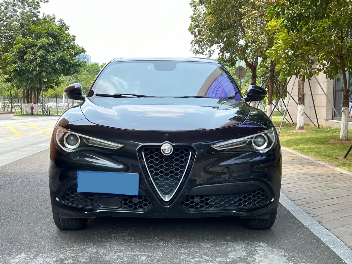 2017 Jaguar XE 2.0T 240HP L4 8AT,autocango,china used car exporter,china ev exporter,chinese used car exporter,chinese used ev exporter