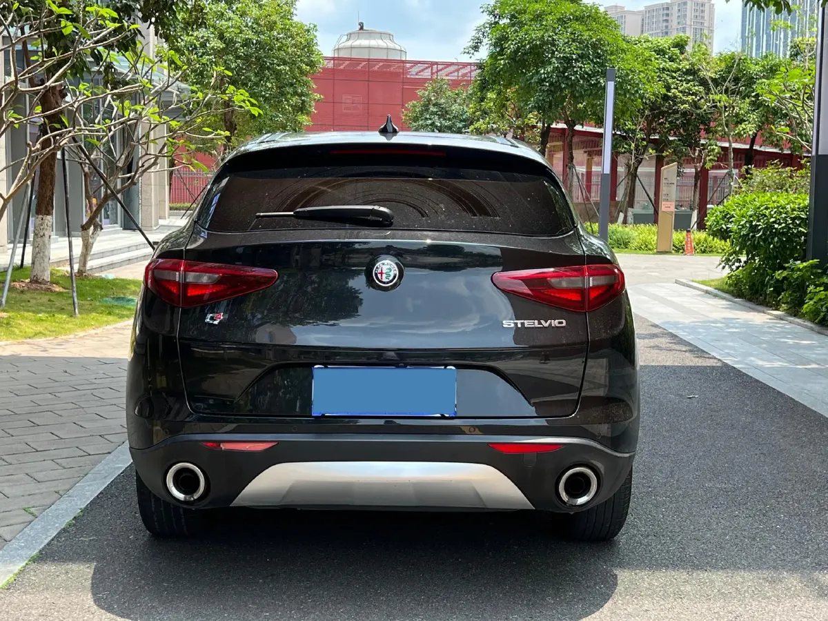 2017 Jaguar XE 2.0T 240HP L4 8AT,autocango,china used car exporter,china ev exporter,chinese used car exporter,chinese used ev exporter