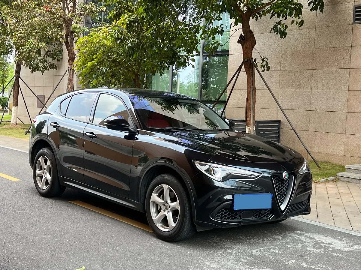 2017 Jaguar XE 2.0T 240HP L4 8AT,autocango,china used car exporter,china ev exporter,chinese used car exporter,chinese used ev exporter