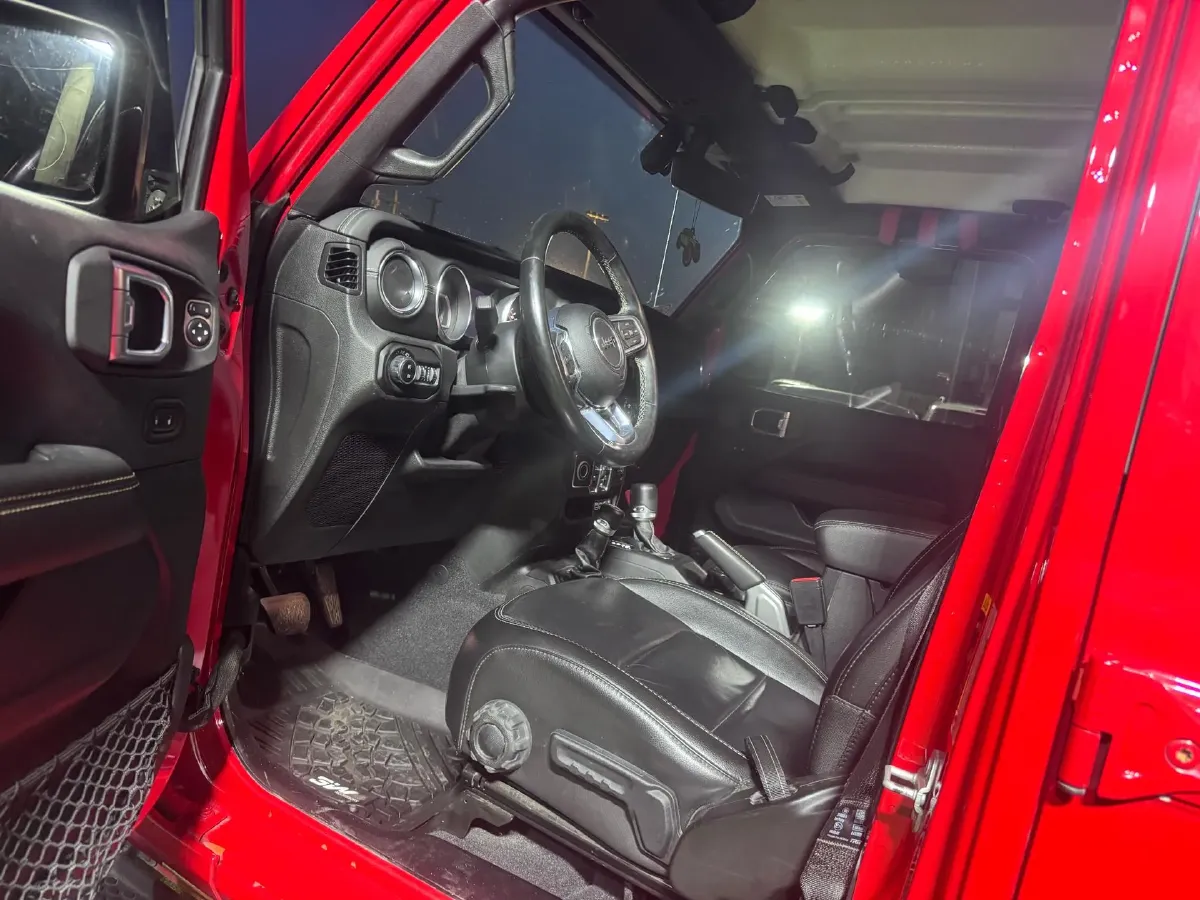 2019 Jeep Wrangler 2.0T 266HP L4 8AT,autocango,china used car exporter,china ev exporter,chinese used car exporter,chinese used ev exporter