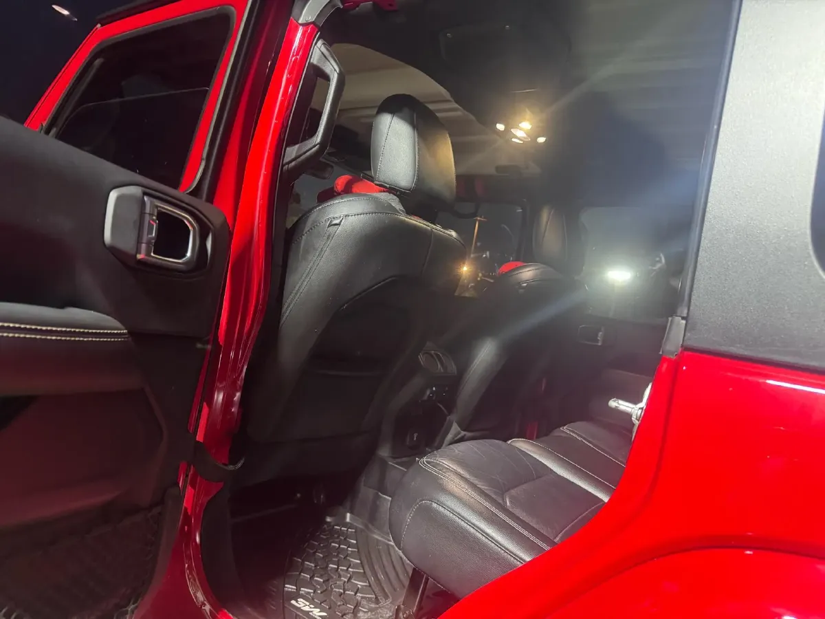 2019 Jeep Wrangler 2.0T 266HP L4 8AT,autocango,china used car exporter,china ev exporter,chinese used car exporter,chinese used ev exporter